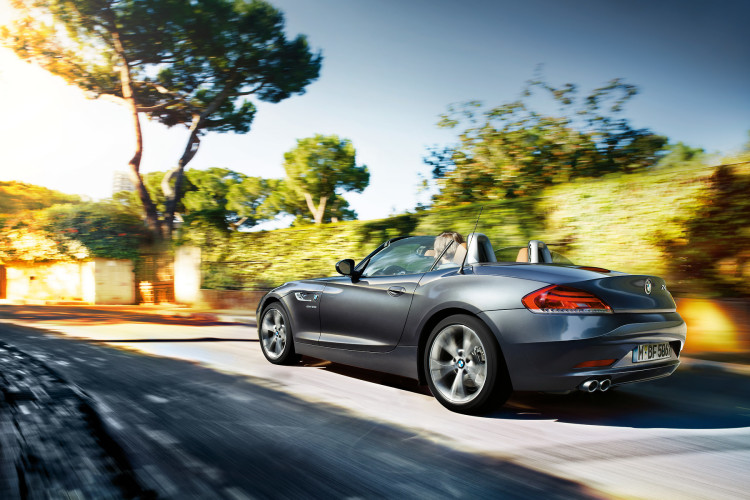 Wallpapers: 2013 BMW Z4 Facelift in Valencia Orange