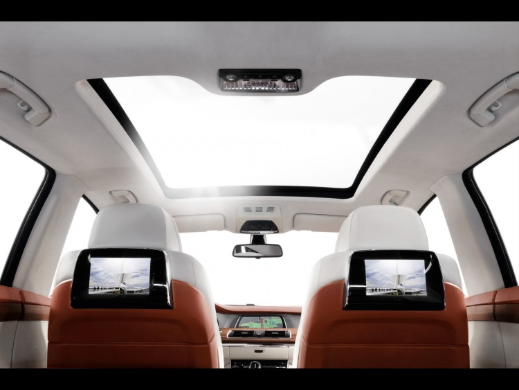  2009 BMW Concept 5 Series Gran Turismo - Panorama Glass Roof