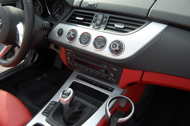 2009-BMW-Z4-sDrive35i-[20]
