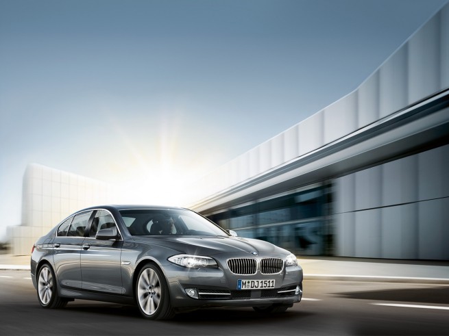 2011-bmw-5-series-sedan-wallpaper