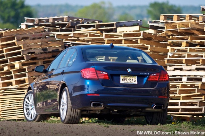 2011-bmw-550i--photos-22
