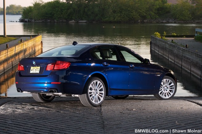 2011-bmw-550i--photos-32
