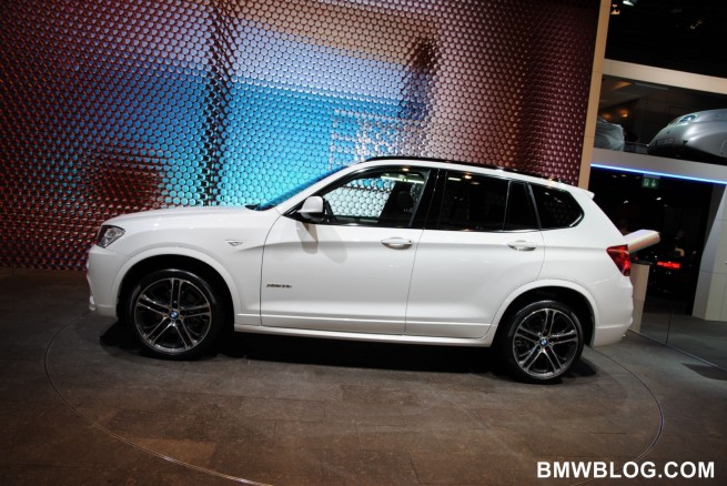 2011-bmw-x3-m-package-27