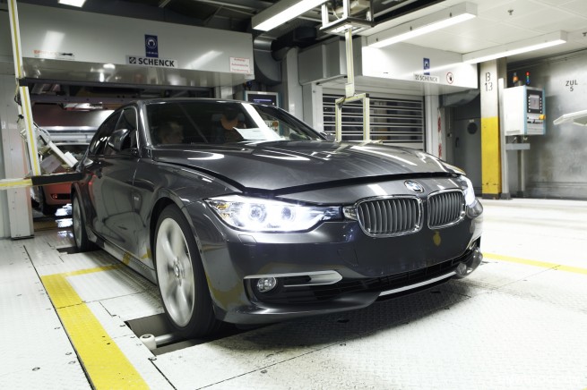 2012-bmw-3-series-production-16