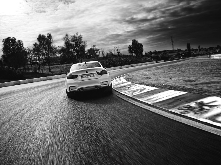 2014-BMW-M4-Weiss-F82-white-Hungaroring-Bruno-Spengler-4