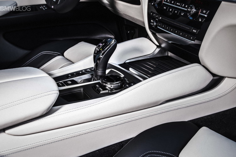 2015-BMW-X6-images-18
