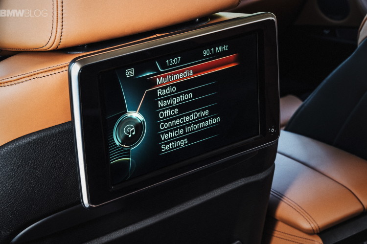 2015-BMW-X6-images-48