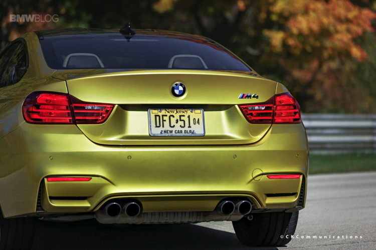 2015 BMW M4 F82 in Austin Yellow rear-end