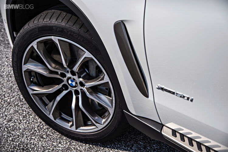 2015-bmw-x6-xdrive50i-97
