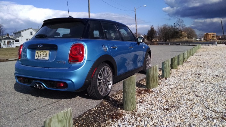 2015-mini-cooper-s-test-drive-25