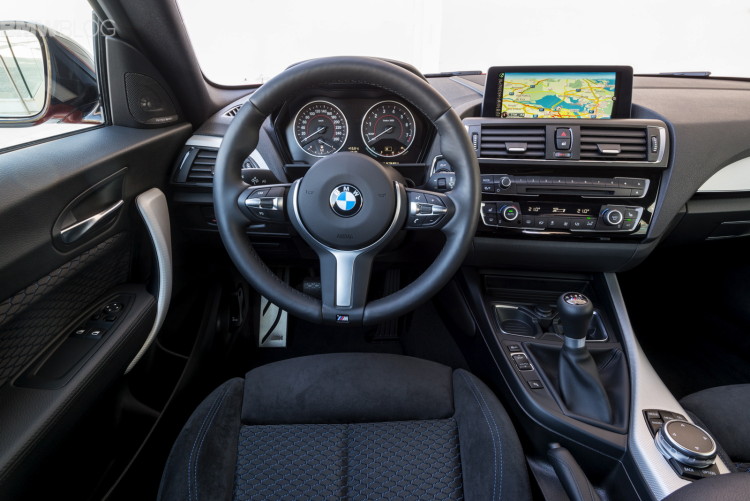 2015-bmw-m135i-interior-images-02