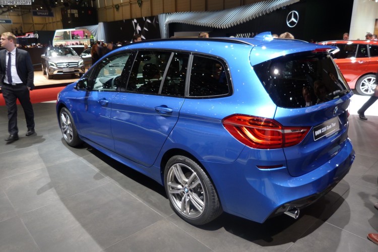 BMW-2er-Gran-Tourer-F46-2015-220i-M-Paket-Estoril-Blau-Genf-Autosalon-Live-06