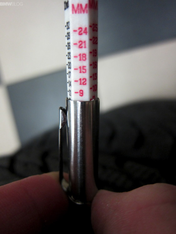 Bridgestone Blizzak LM-500 vs. Nokian Hakkapeliitta R2-13