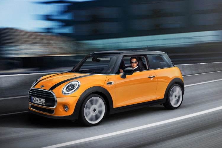 MINI Recalls 35,000 Cars to Bolster Side Crash Resistance