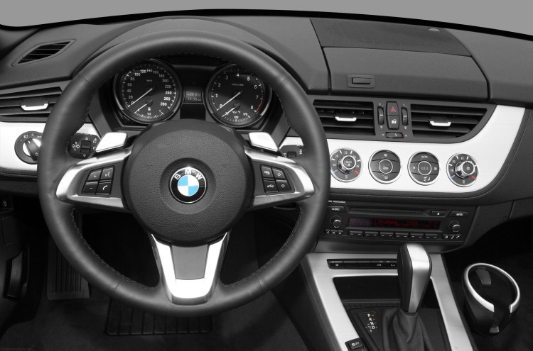 bmw-z4-steering-wheel
