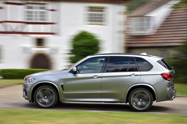 2015-bmw-x5-m-1900x1200-images-01
