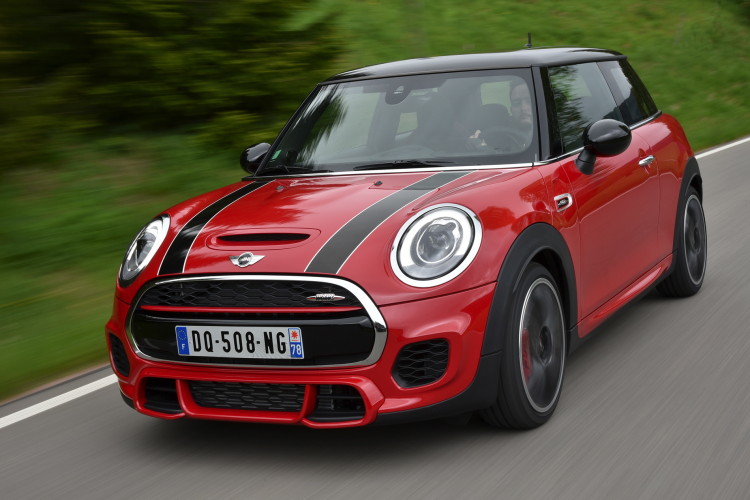 2015-mini-john-cooper-works-images-1900x1200-11
