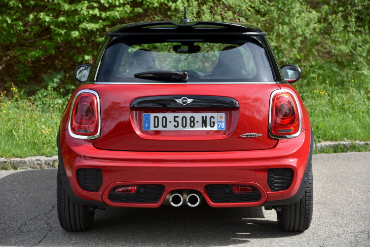 2015-mini-john-cooper-works-images-1900x1200-20