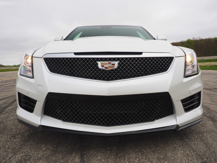 2016-cadillac-ats-v-images-1900x1200-05
