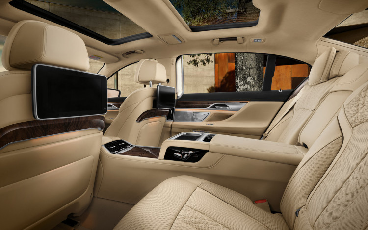 16-7-series-wallpaper