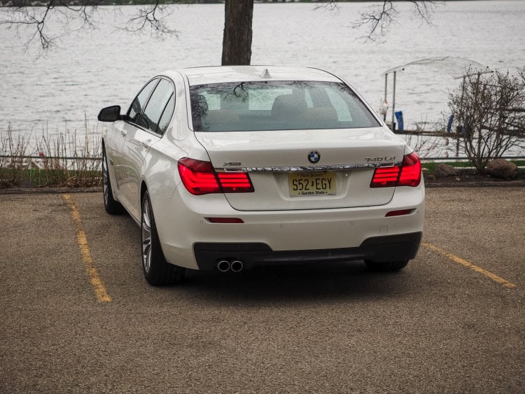2015-bmw-740Ld-xDrive-test-drive-images-1900x1200-42