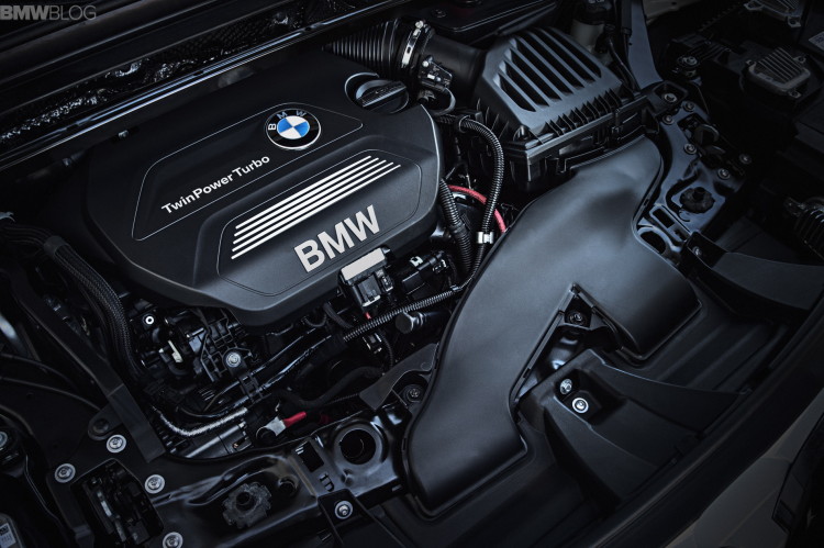 2016-BMW-X1-engines--1900x1200-images-02