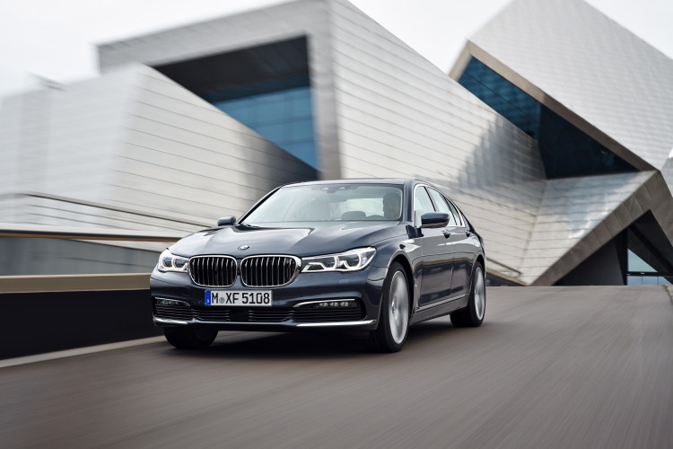 Autonomous features: Tesla Model S vs. BMW 750i, Infiniti Q50S, and Mercedes-Benz S65 AMG