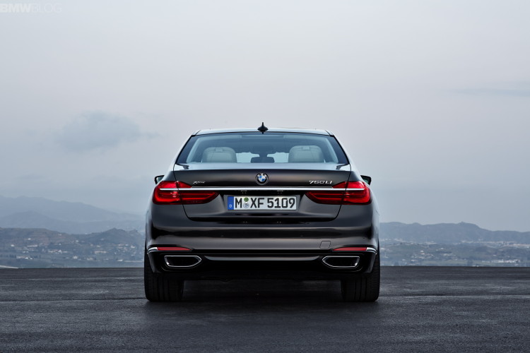 2016-bmw-7-series-exterior-images-1900x1200-19