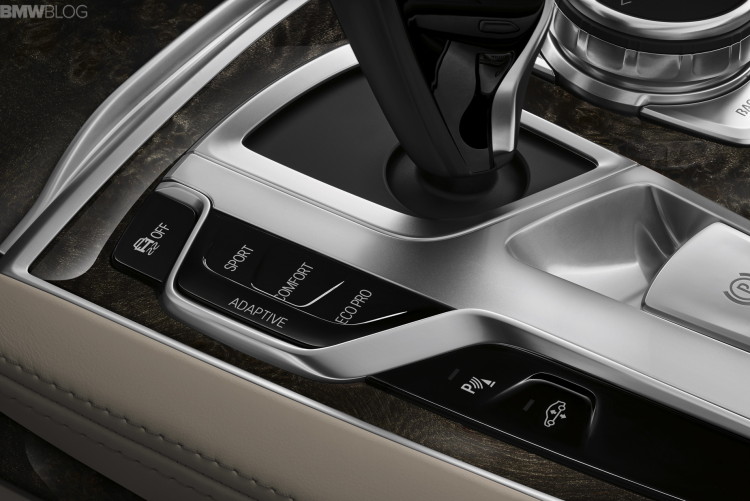 2016-bmw-7-series-interior-images-1900x1200-18
