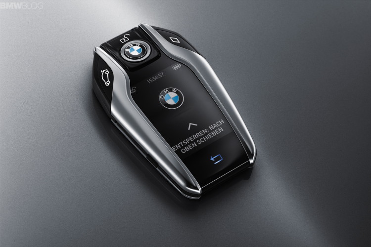 The new key fob for BMW 7 Series activates Remote Control Parking