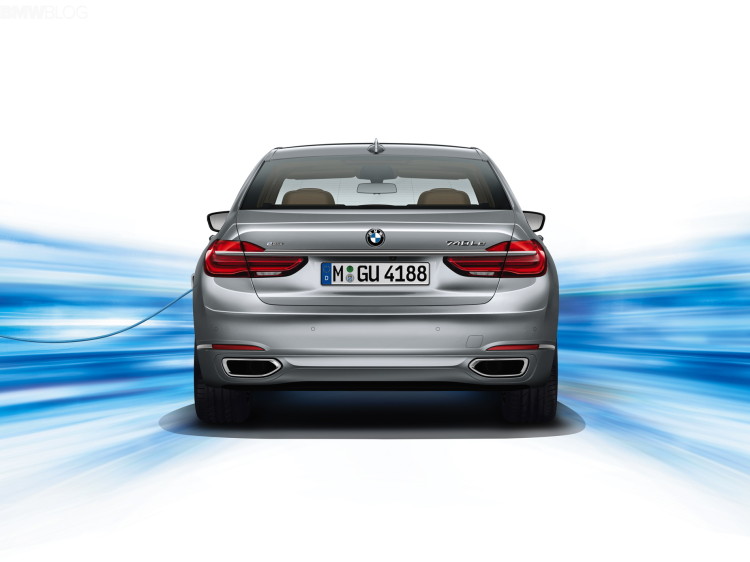 2016-bmw-740Le-1900x1200-images-03