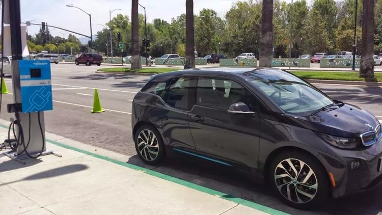 BMW-branded DCFC unit, SAE Combo only, 24 kW