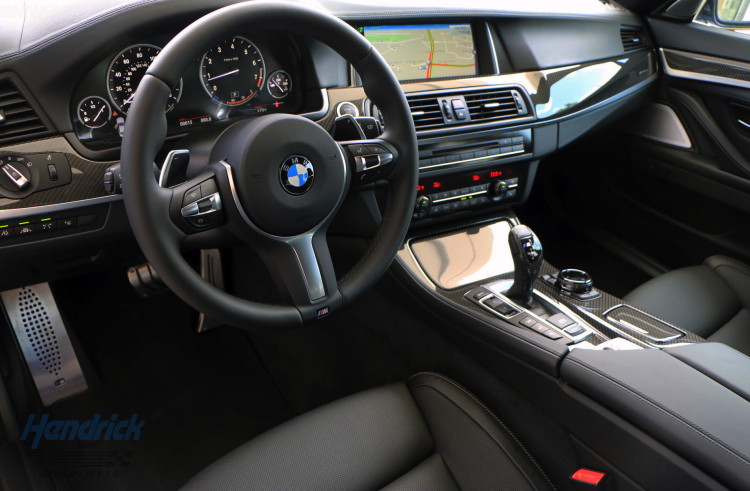 bmw-550i-san-marino-blue-m-sport-images-1900x1200-03
