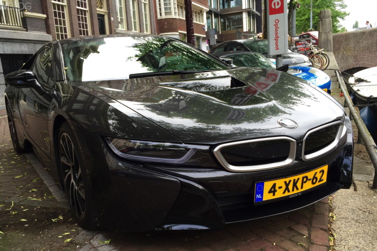 Amsterdam loves its electric cars