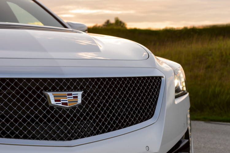 2016-cadillac-cts-v-1900x1200-08