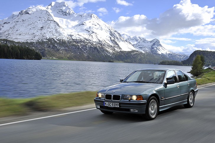 BMW-340i-F30-vs-BMW-323i-E36-12-728x484