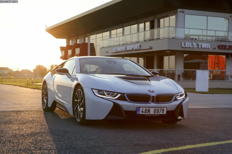 BMW-i8-Wallpaper-06
