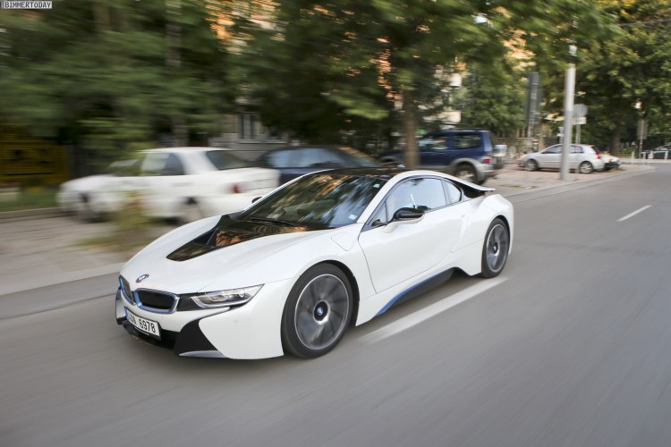 BMW-i8-Wallpaper-10