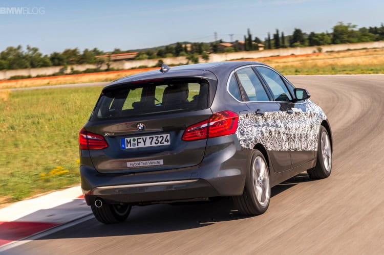 bmw-2-series-active-tourer-plugin-hybrid-test-drive-1900x1200-08