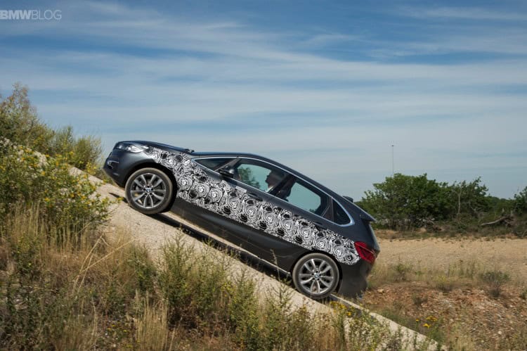 bmw-2-series-active-tourer-plugin-hybrid-test-drive-1900x1200-09