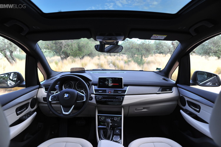 bmw-2-series-gran-tourer-220i-218d-220d-images-63