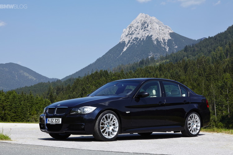 bmw-E90-3-Series-1900x1200-05