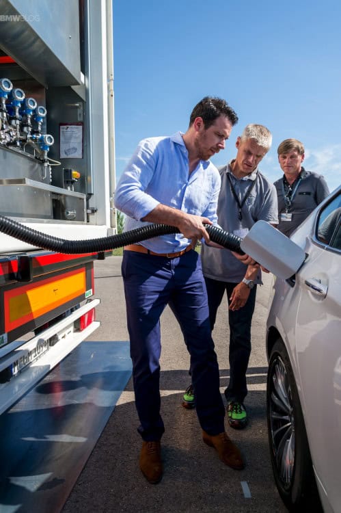 bmw-hydrogen-fuel-cell-prototype-1900x1200-01