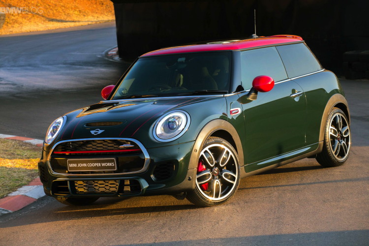 Video: Mini Cooper S JCW vs Mazda MX-5 vs Renault Clio RS vs Toyota GT 86