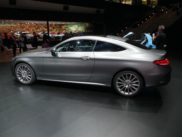 2016-Mercedes-Benz-C-Class-images-01