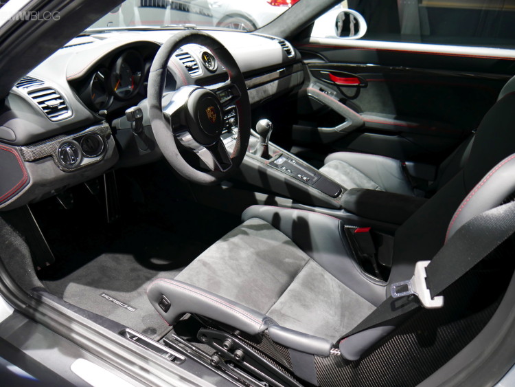 2016-Porsche-911-GT3-RS-images-08