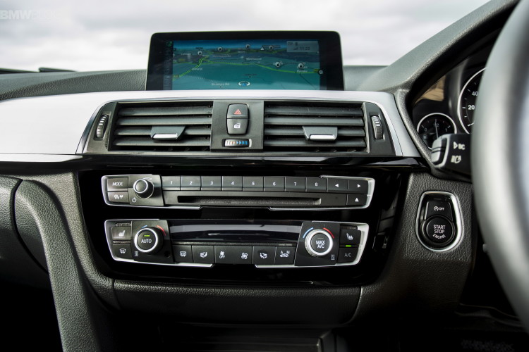 2016-bmw-340i-sedan-images-1900x1200-43