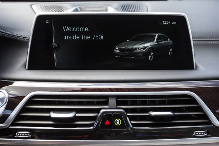 The 2016 BMW X5 and X6 will get a touchscreen LCD for the navigation system