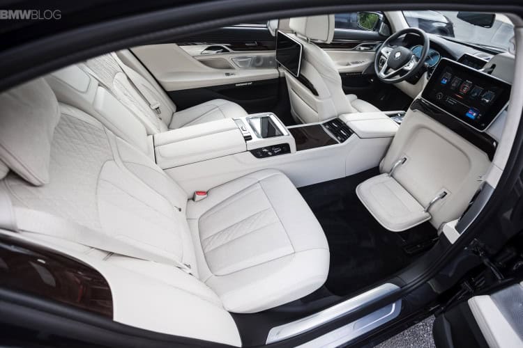 2016-bmw-7-series-launch-new-york-images-1900x-1200-48