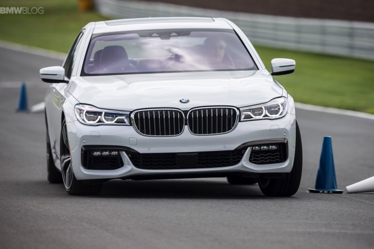 2016-bmw-7-series-launch-new-york-images-1900x-1200-64